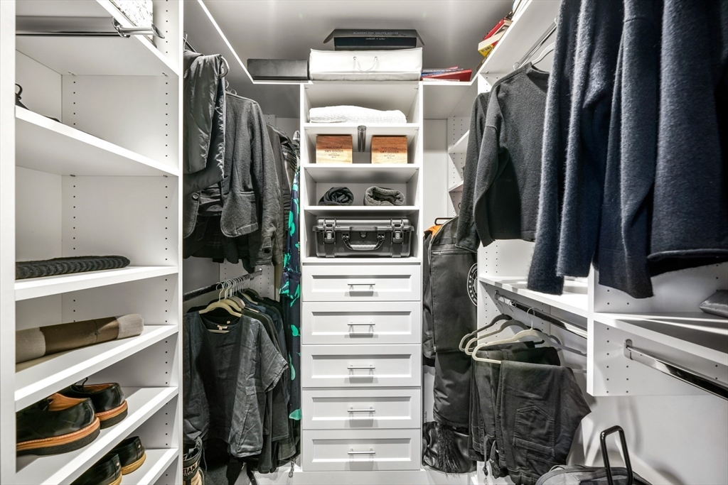 11 Exeter Street # 7