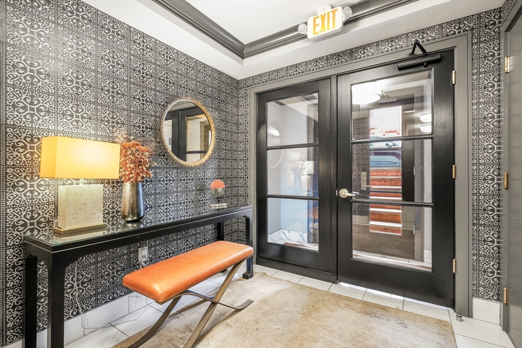 11 Exeter Street # 7