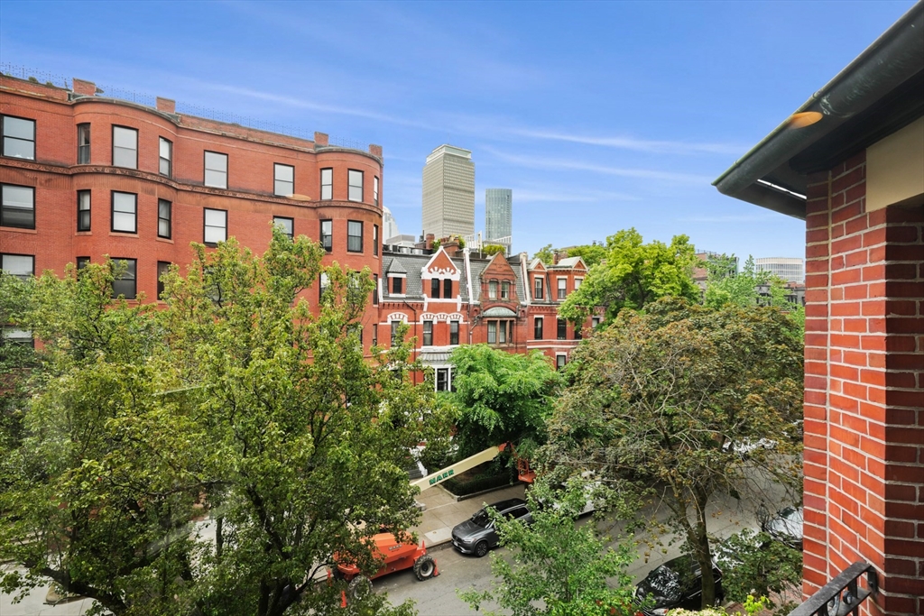 11 Exeter Street # 7