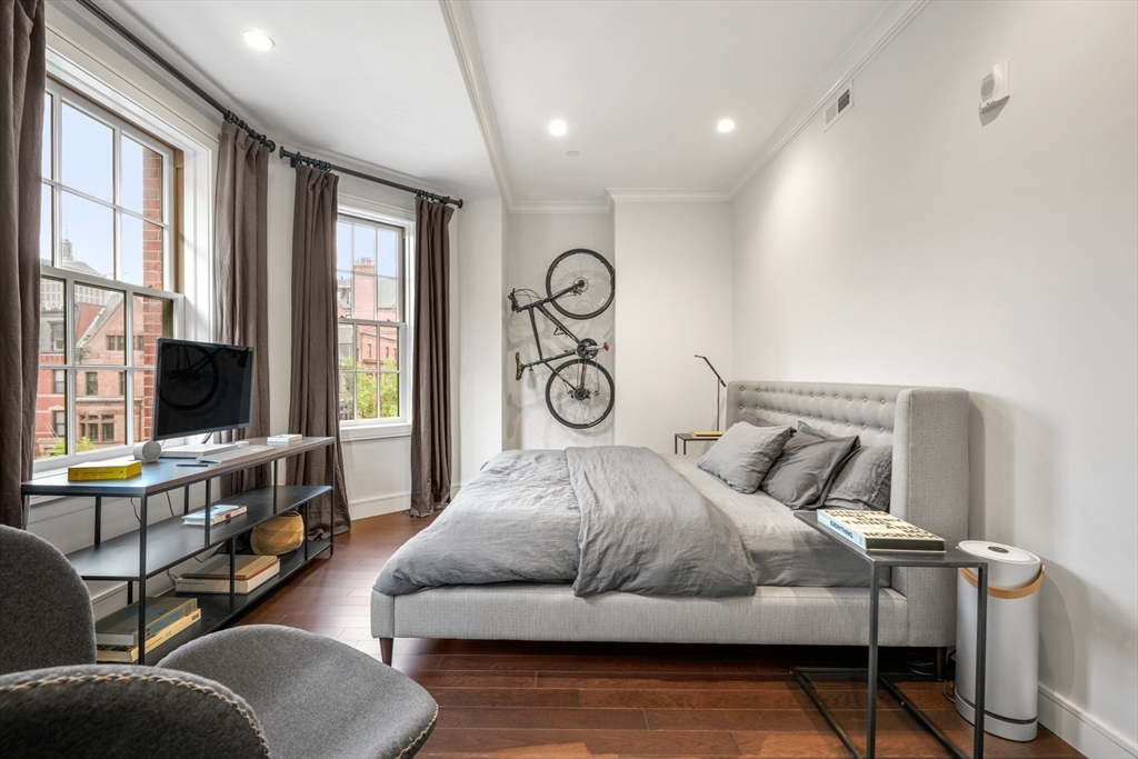 11 Exeter Street # 7