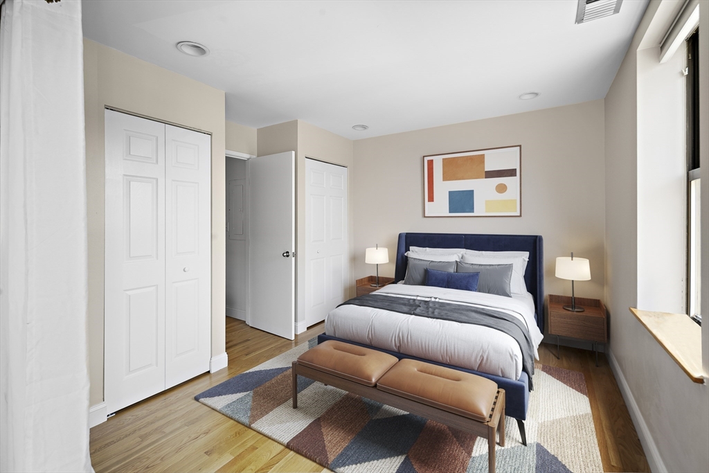 108 Gainsborough St Unit: 305 W