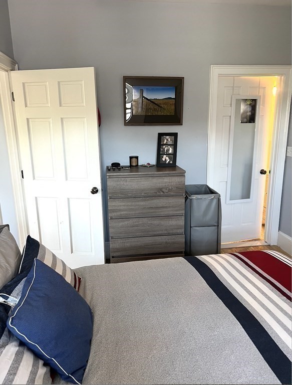 533 Columbus Ave # 10