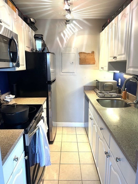 533 Columbus Ave # 10