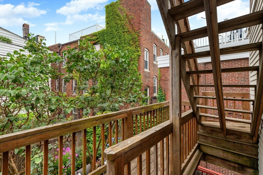 39 Mt Vernon St. # 2