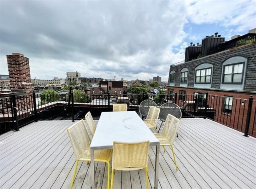 17 Cazenove St # 302