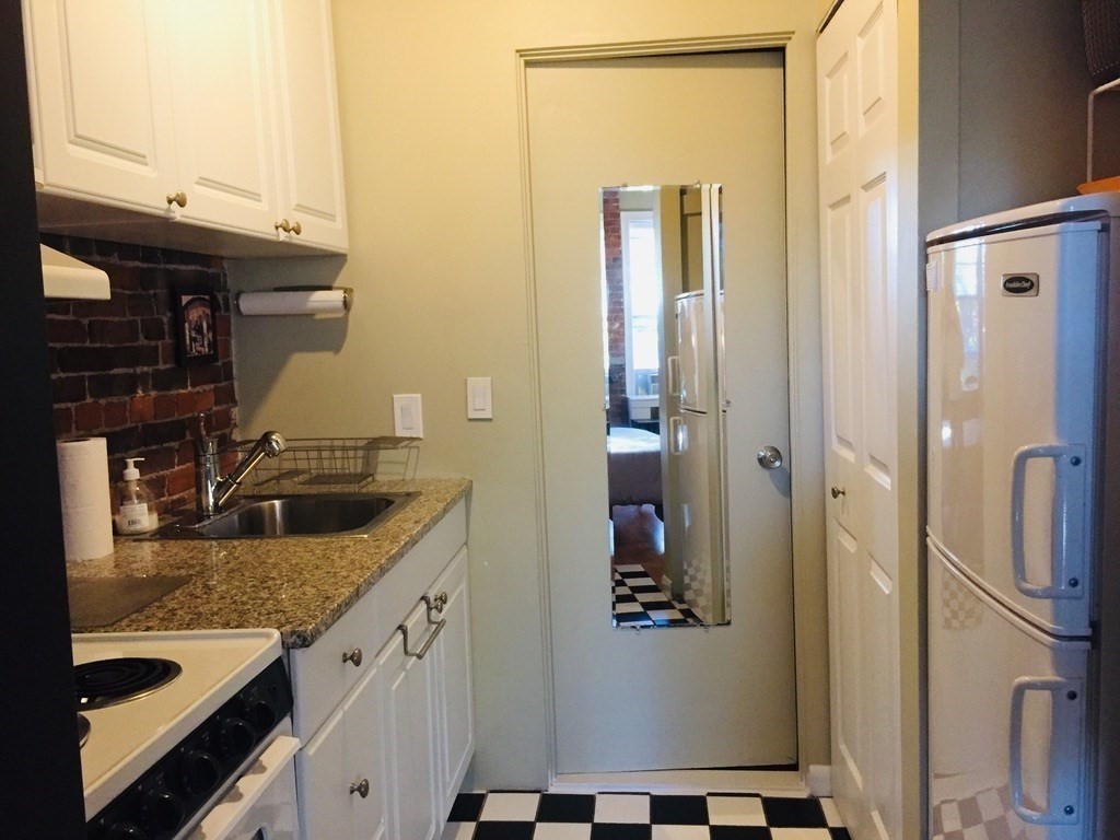 17 Cazenove St # 302