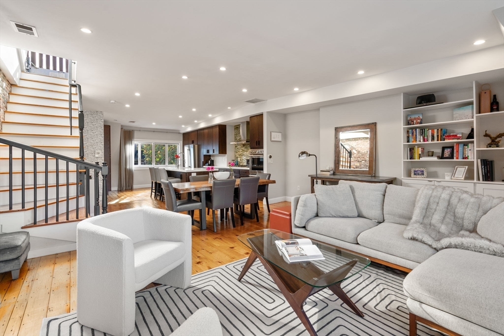 26 Dwight St # 2