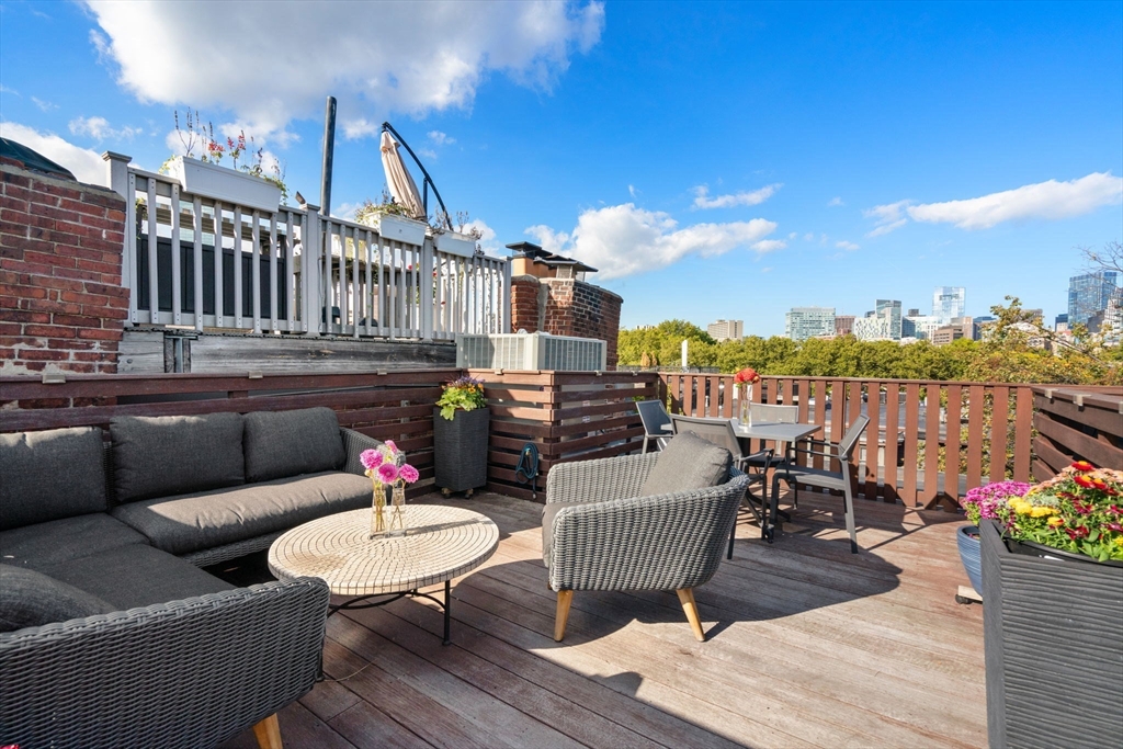 26 Dwight St # 2
