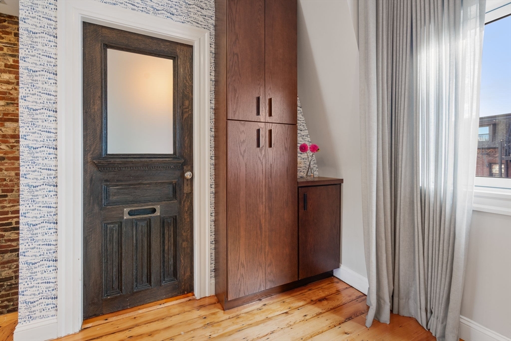 26 Dwight St # 2
