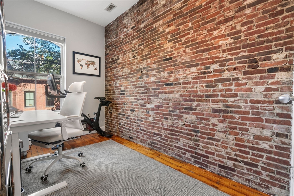 26 Dwight St # 2
