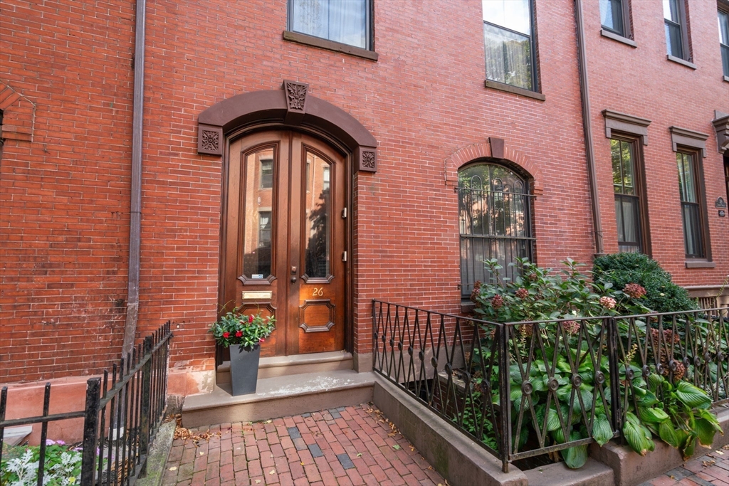26 Dwight St # 2