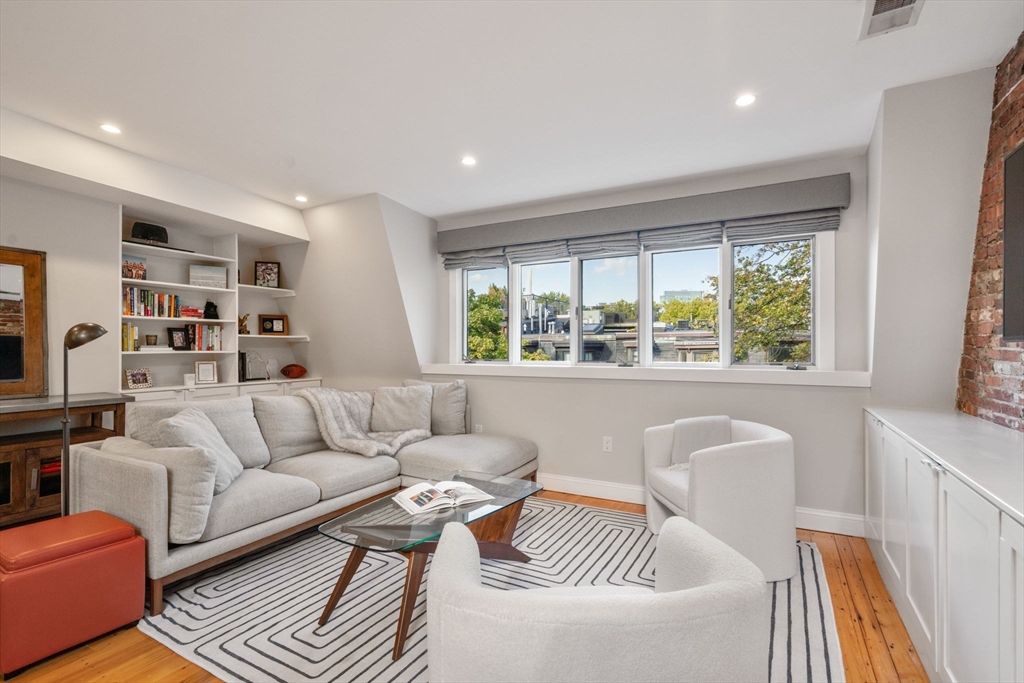 26 Dwight St # 2