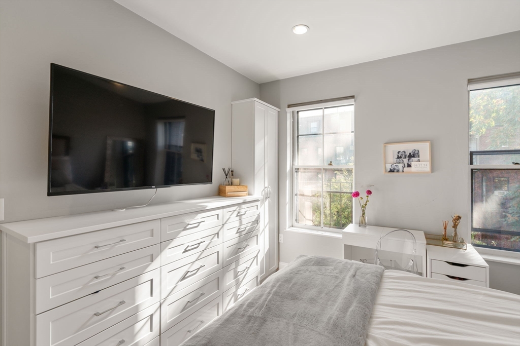 26 Dwight St # 2