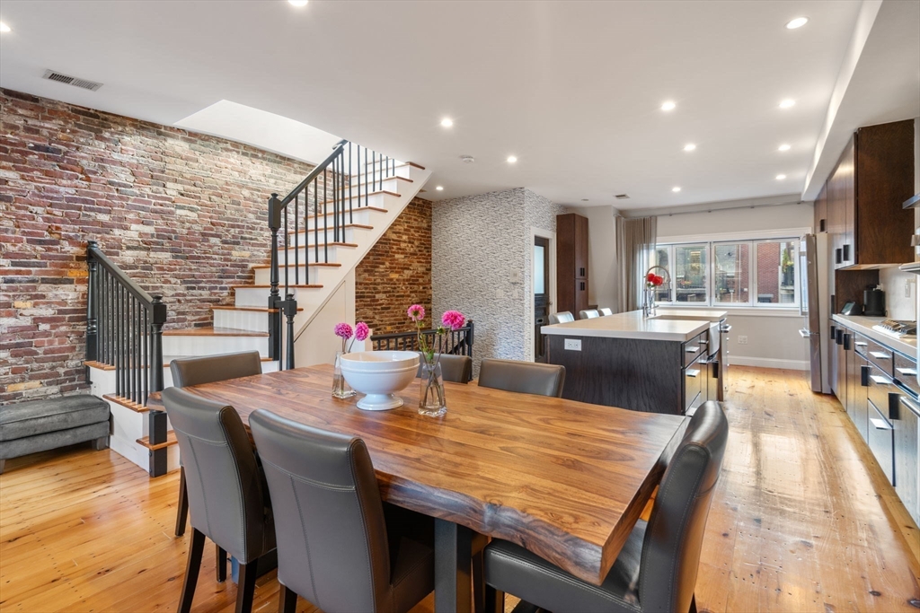 26 Dwight St # 2
