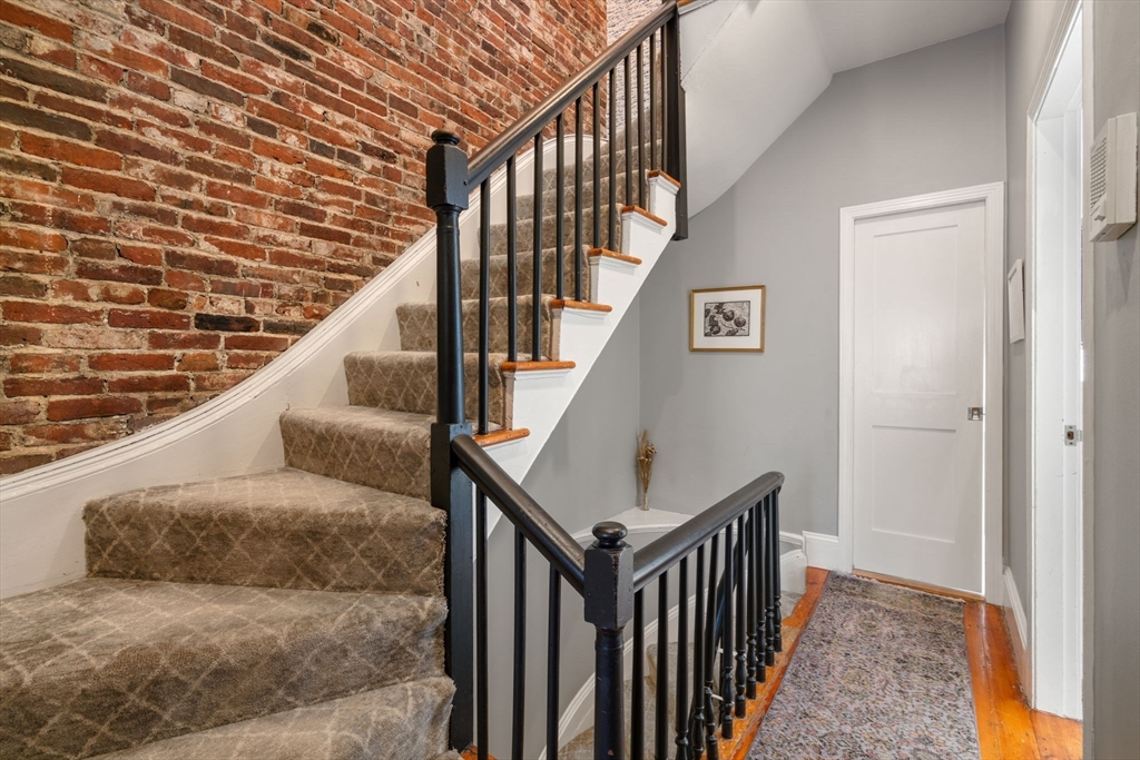 26 Dwight St # 2