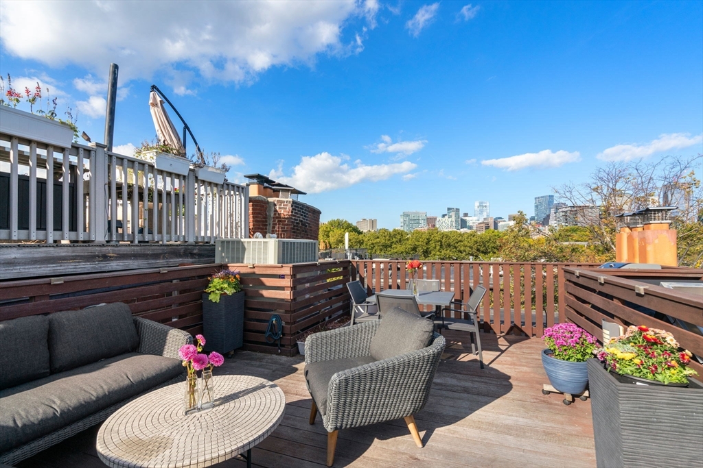 26 Dwight St # 2
