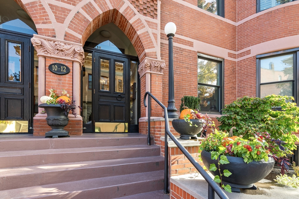 12 Cumberland Street # 4 Unit: 12-4