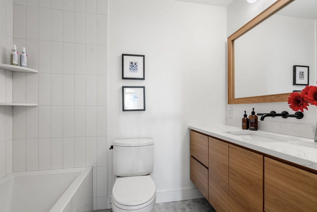 12 Cumberland Street # 4 Unit: 12-4