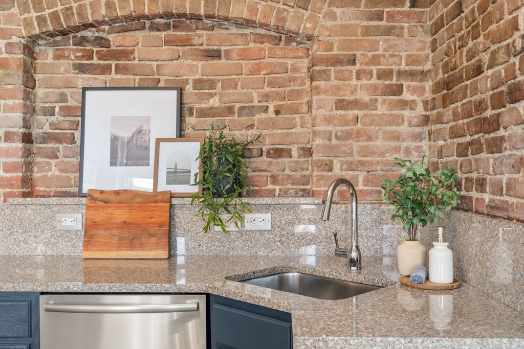 50 Monument Square # 5