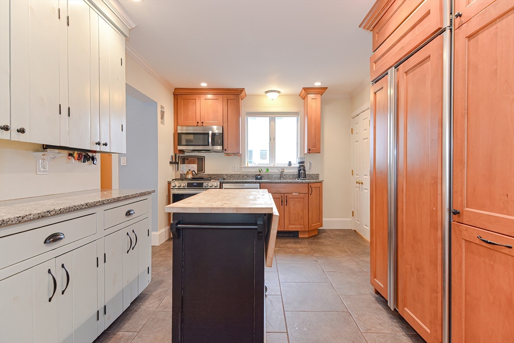 8 Damien Rd