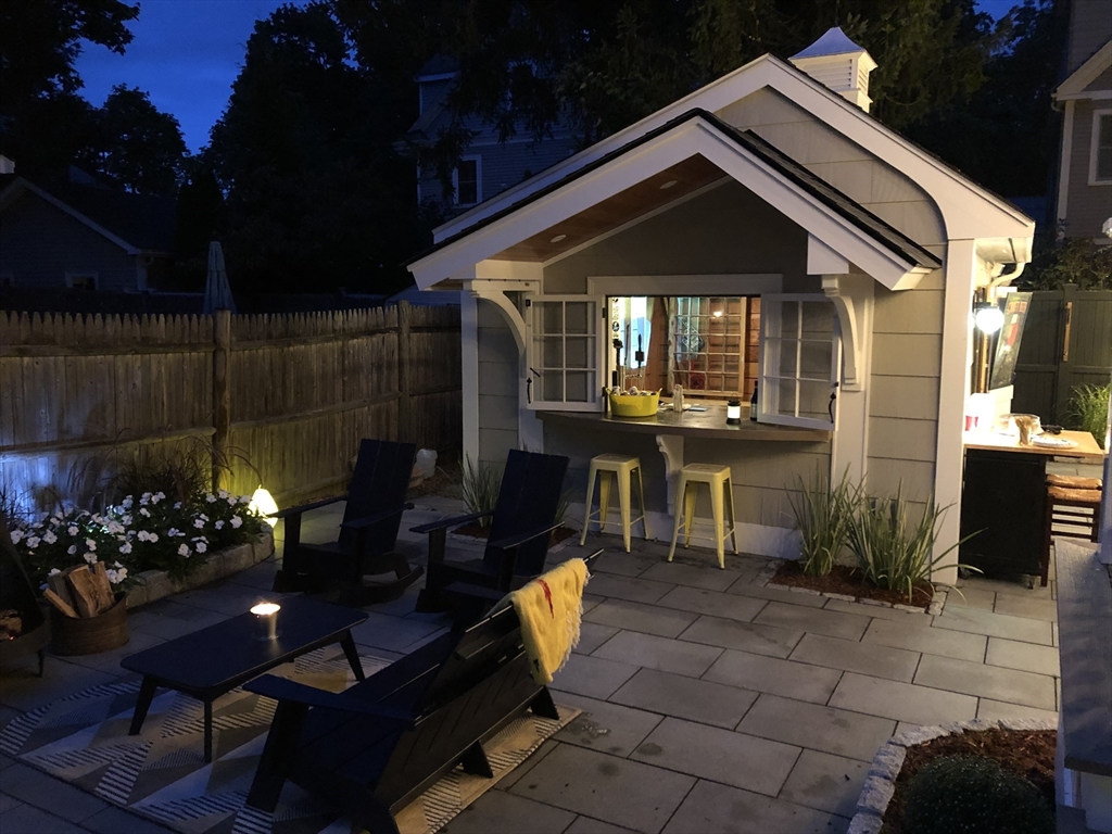 8 Damien Rd
