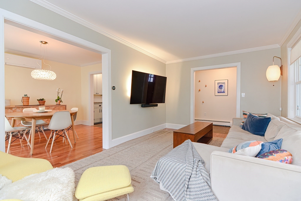 8 Damien Rd