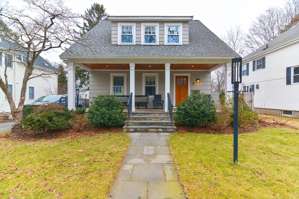 8 Damien Rd