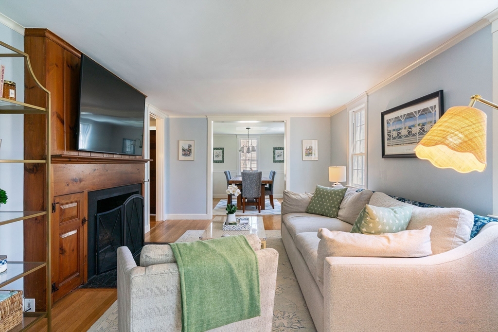 22 Standish Rd
