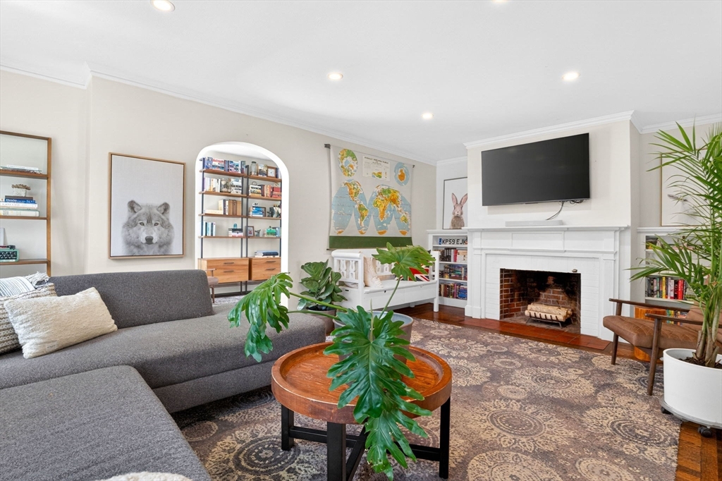 58 Leighton Rd