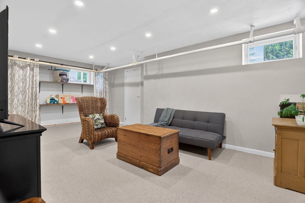 58 Leighton Rd