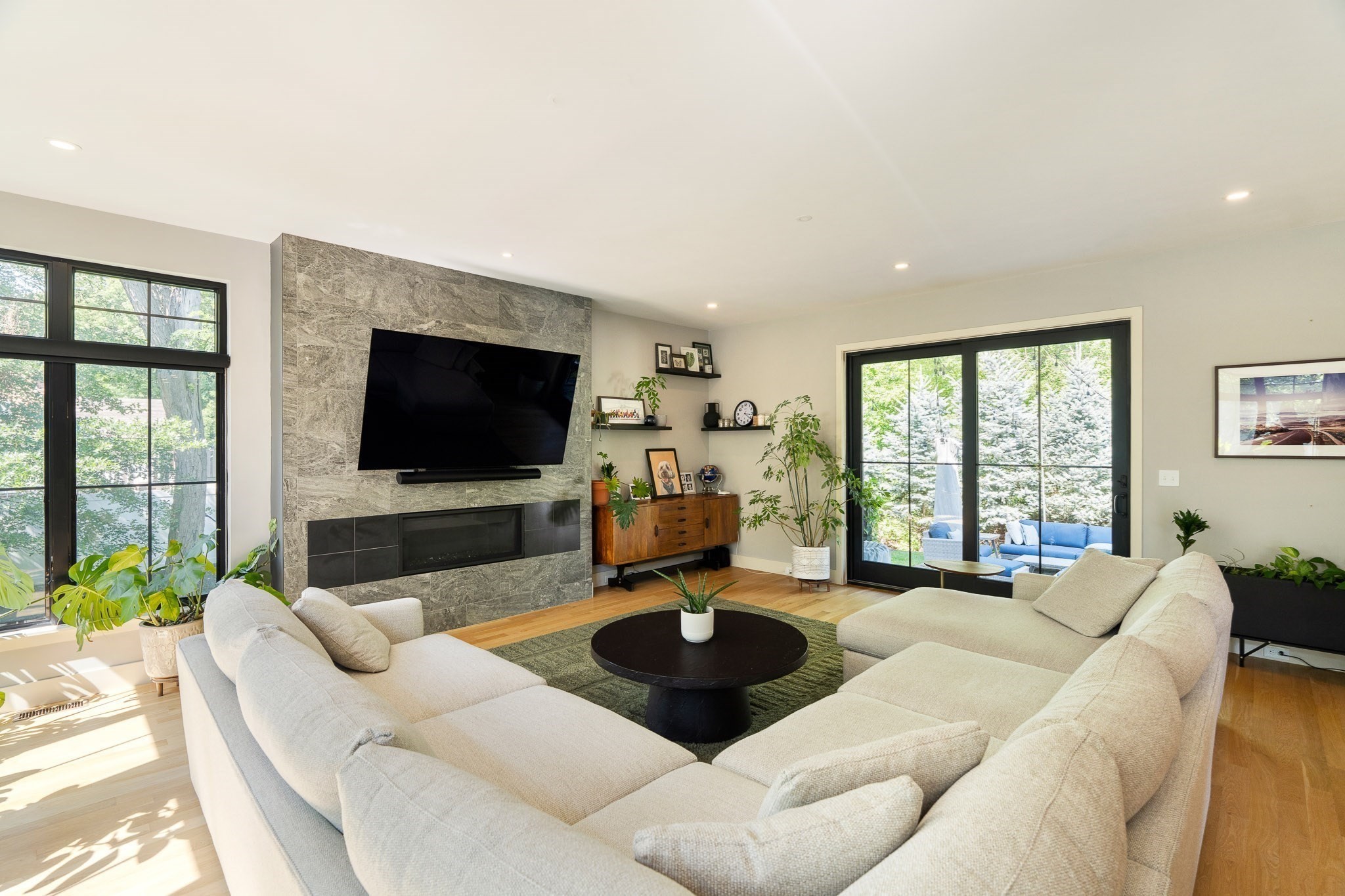 32 Lantern Ln