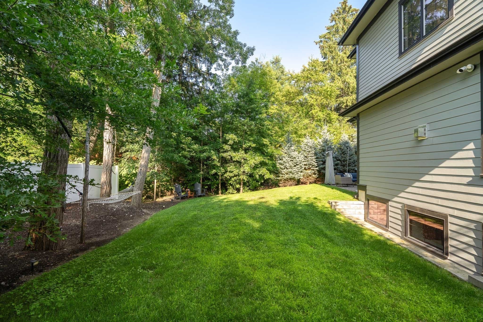 32 Lantern Ln