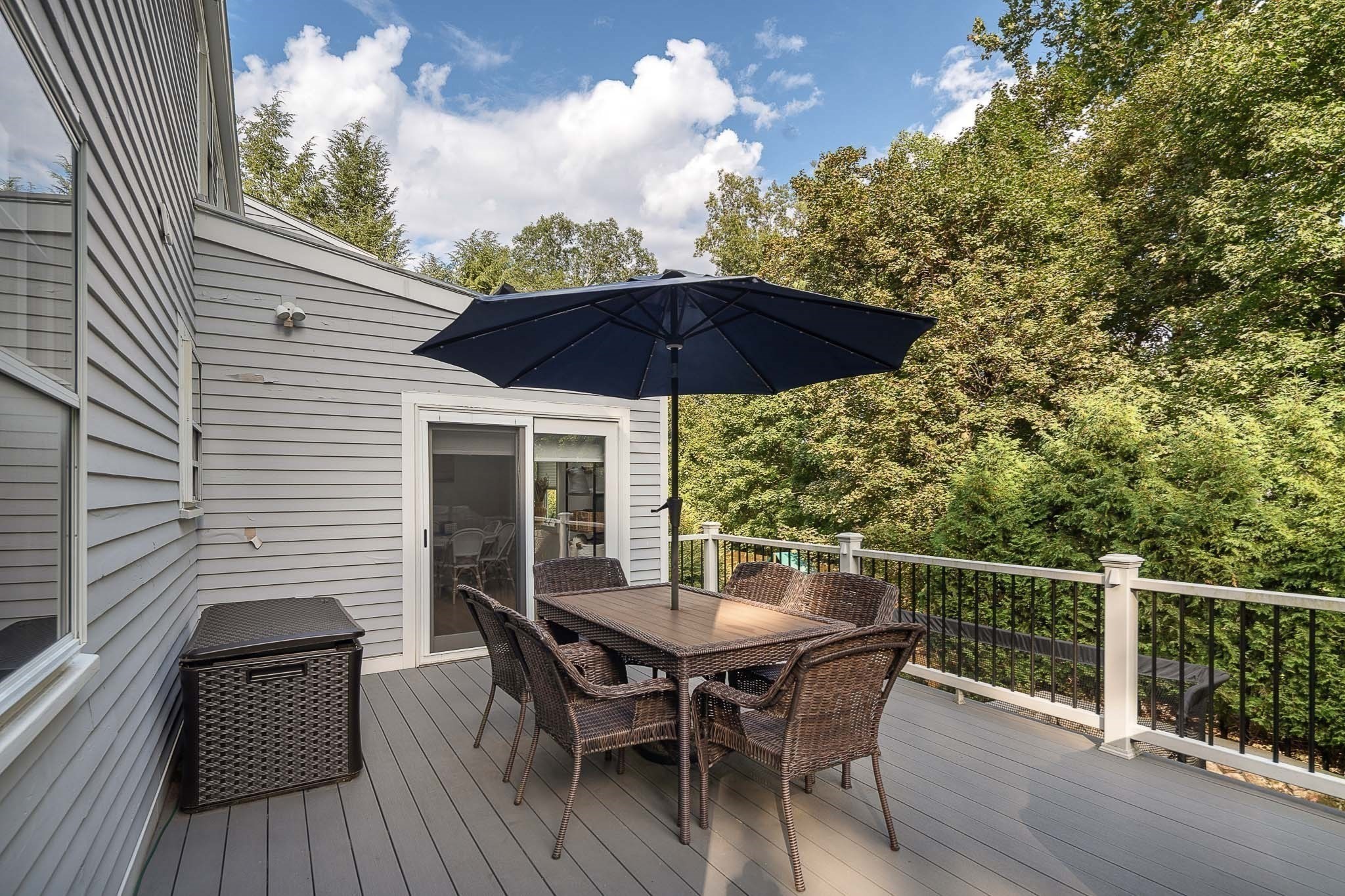 39 River Glen Rd