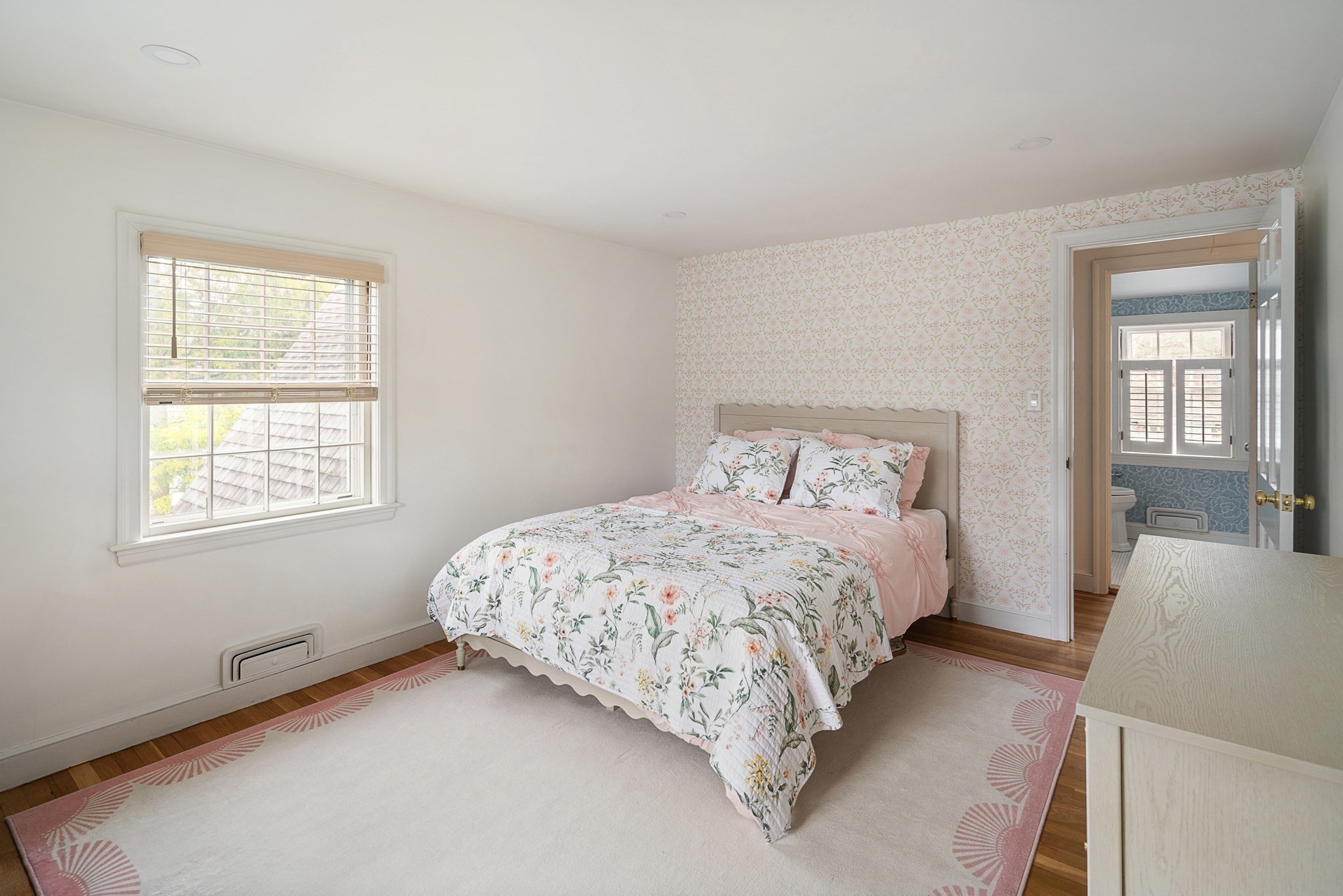 39 River Glen Rd
