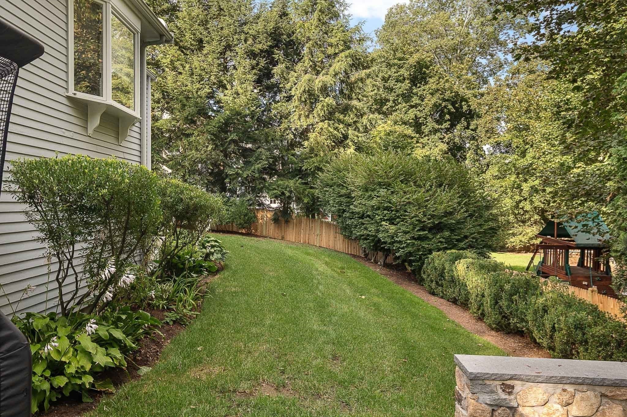 39 River Glen Rd