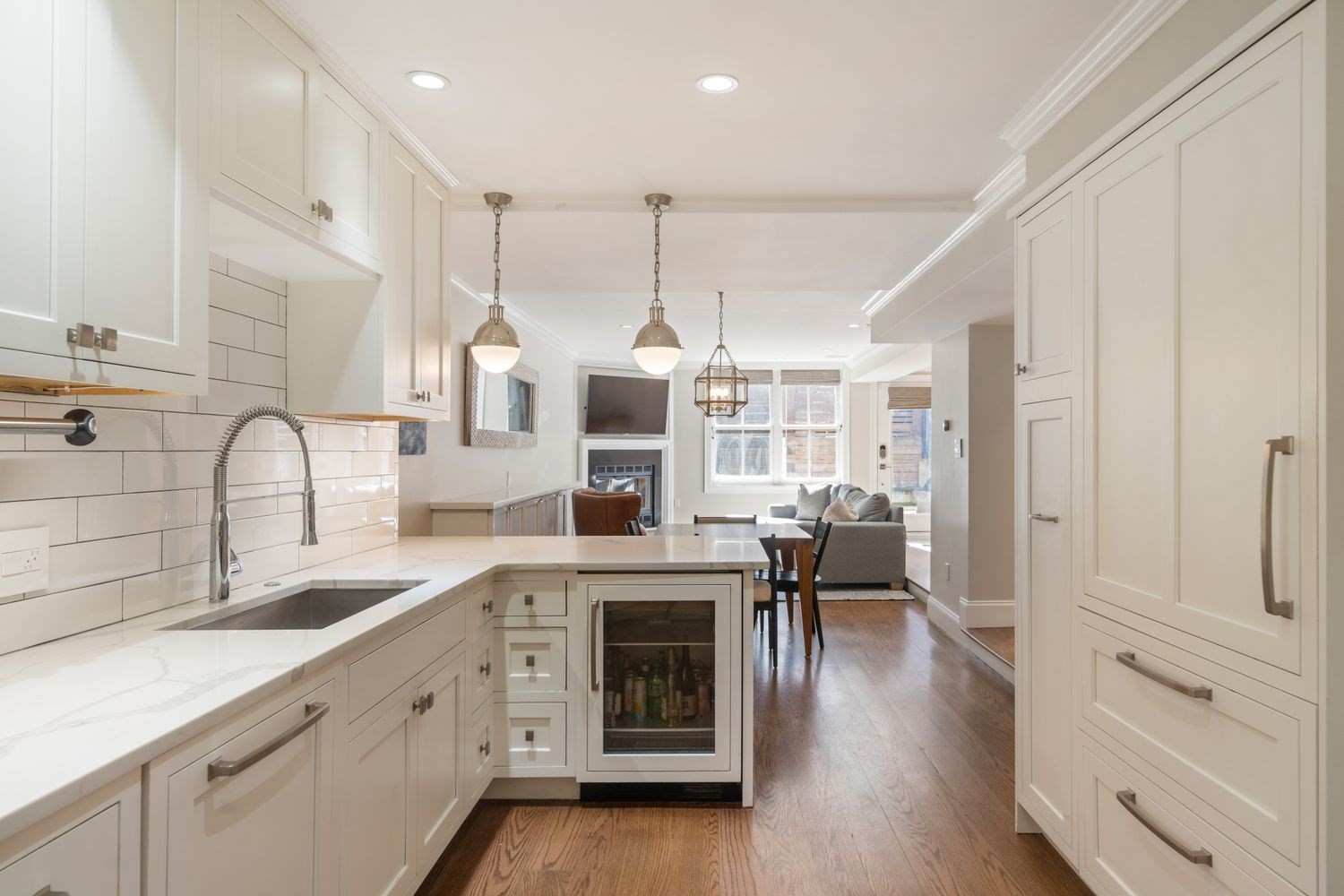 38 Rutland Sq # 1