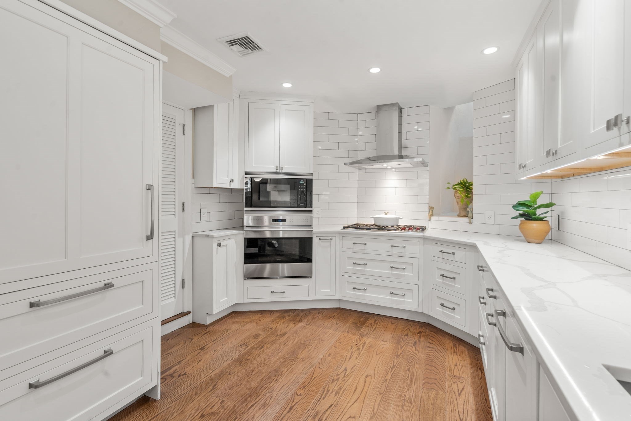 38 Rutland Sq # 1