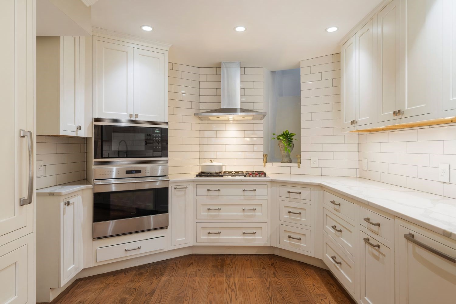 38 Rutland Sq # 1