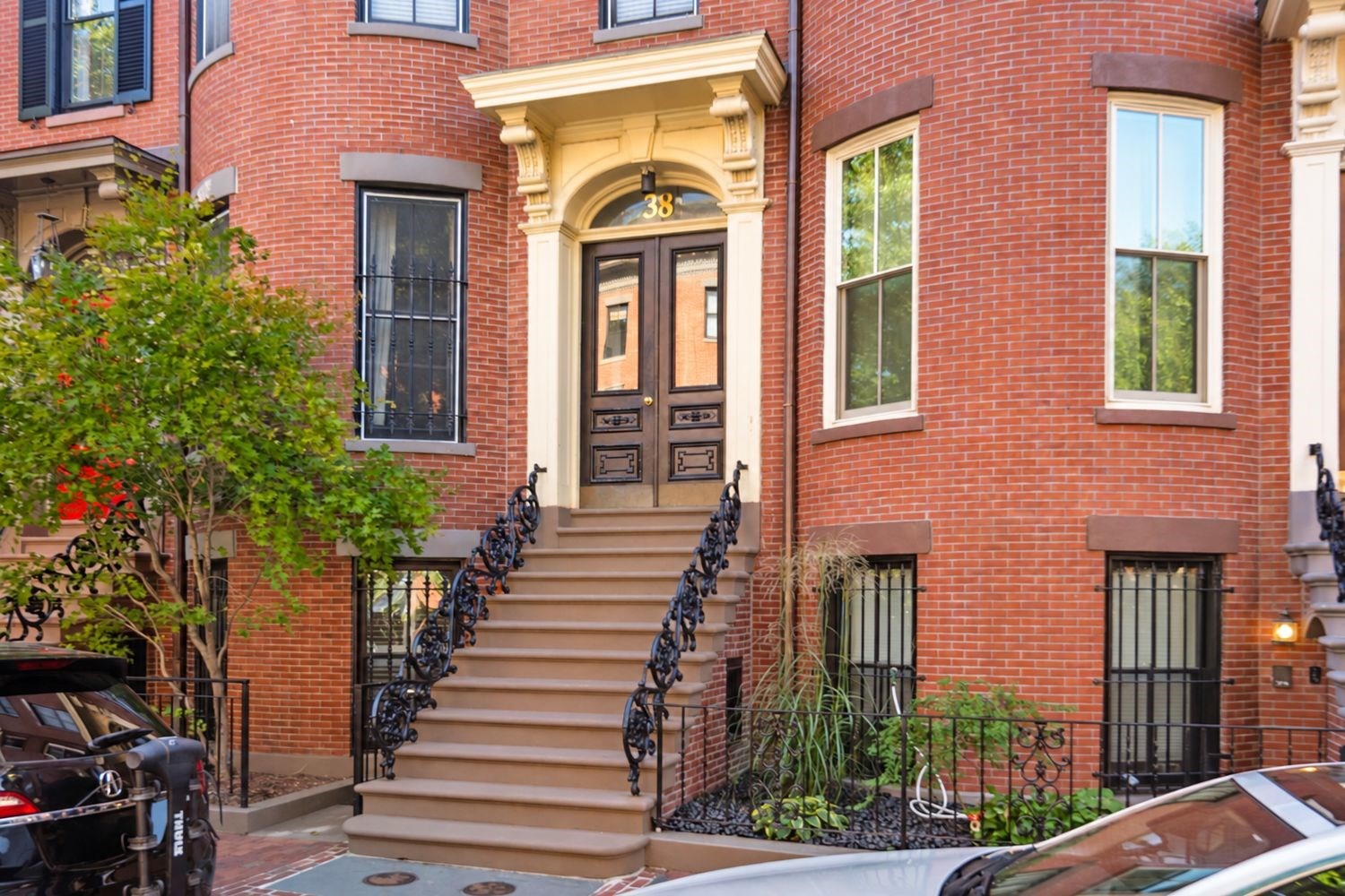 38 Rutland Sq # 1