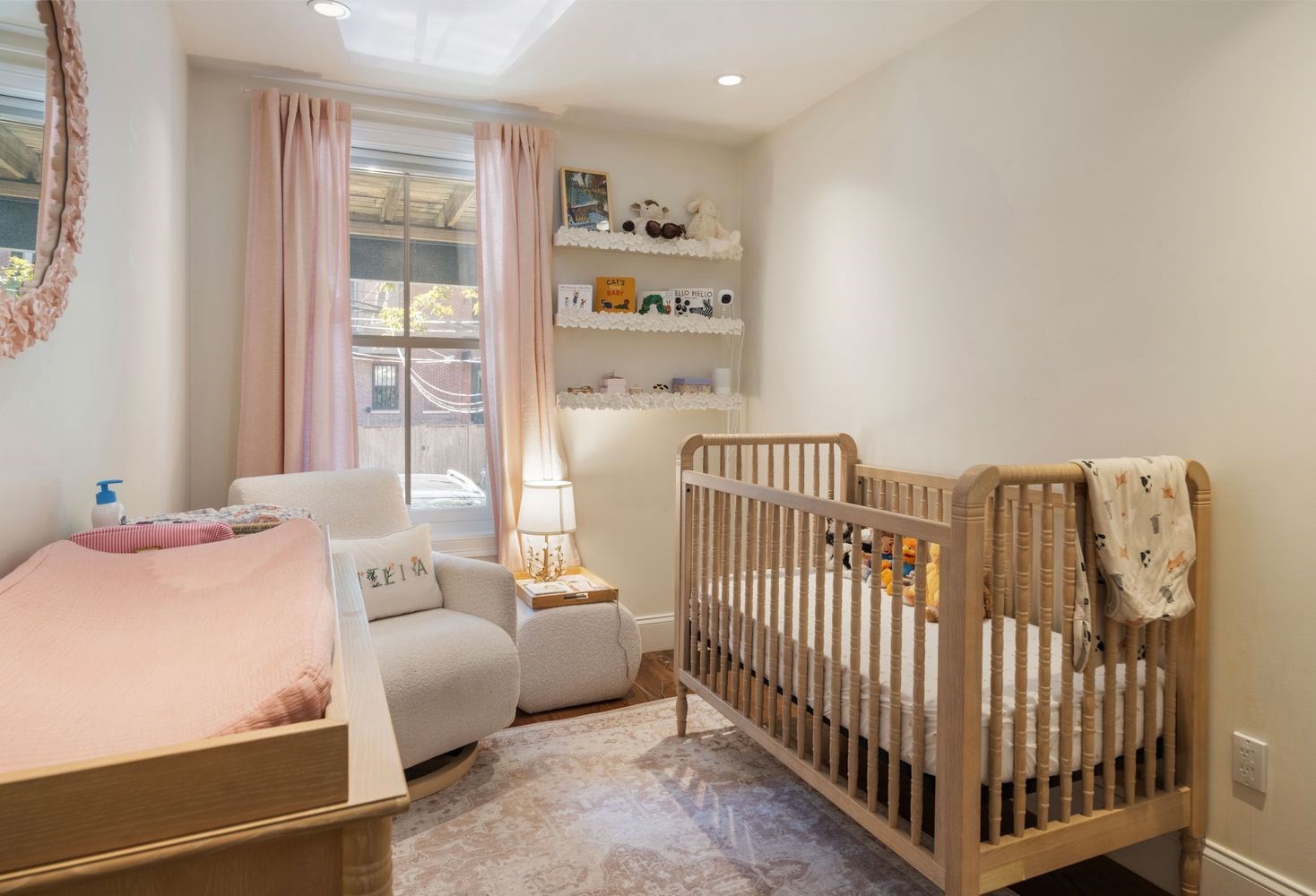 38 Rutland Sq # 1