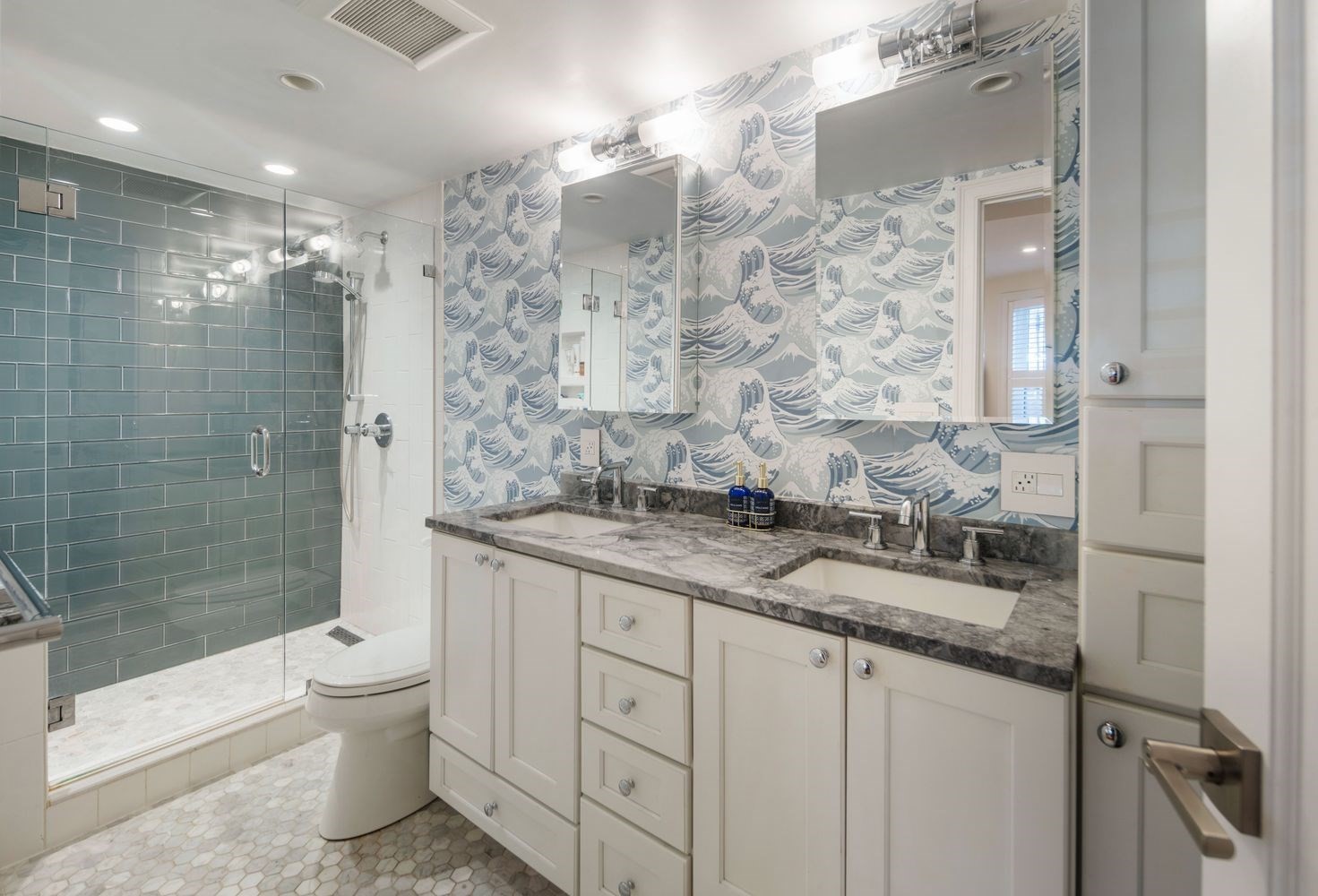38 Rutland Sq # 1