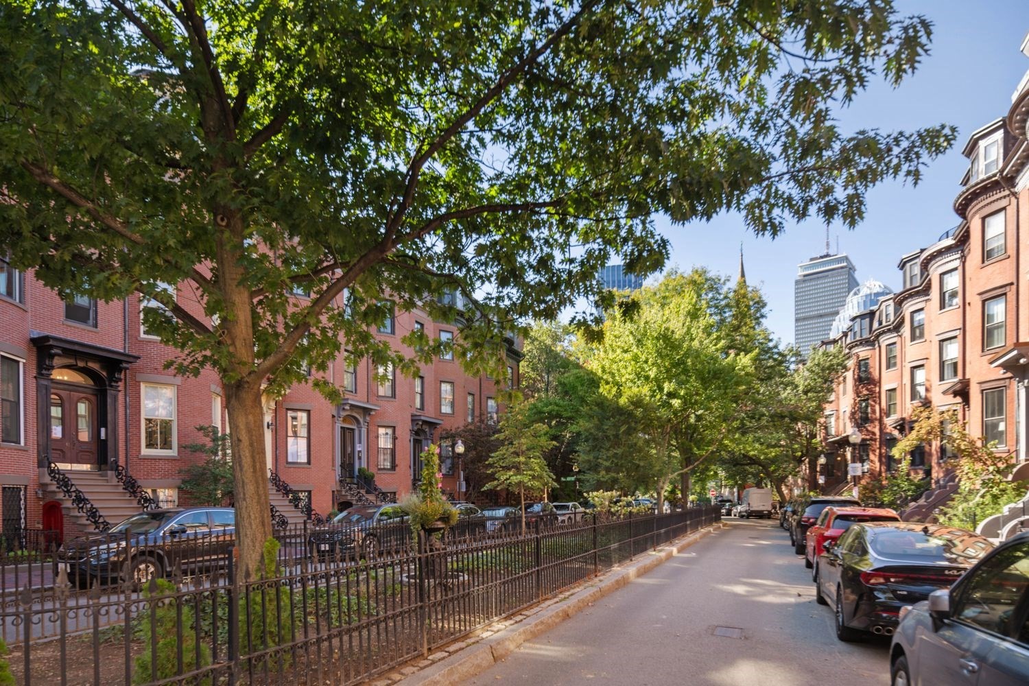 38 Rutland Sq # 1