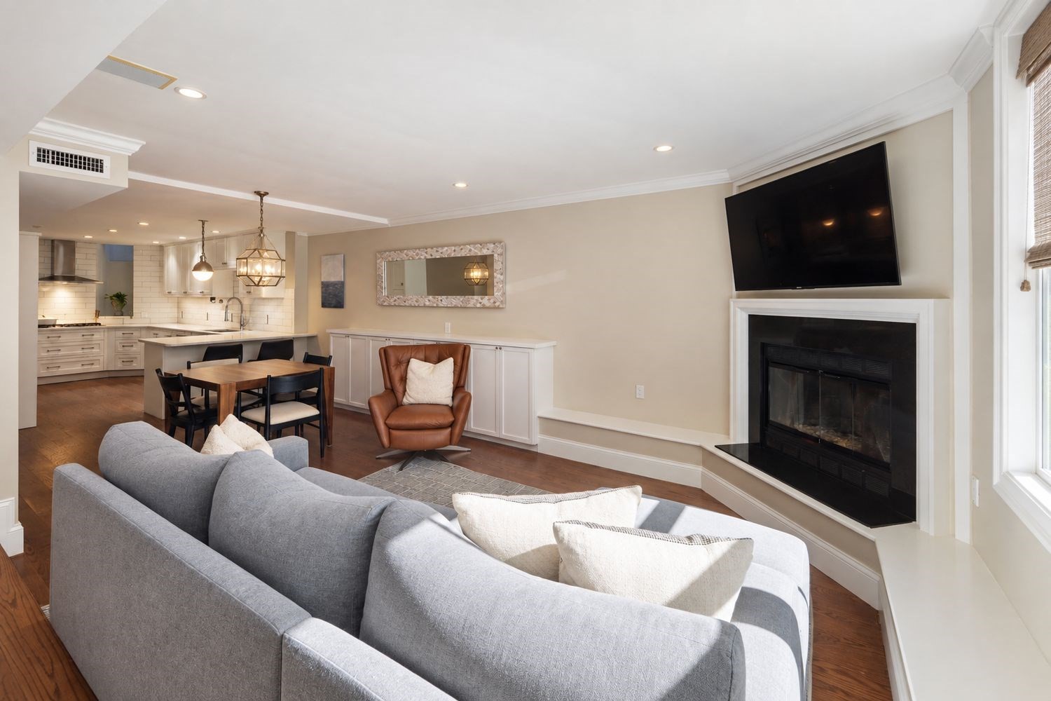38 Rutland Sq # 1