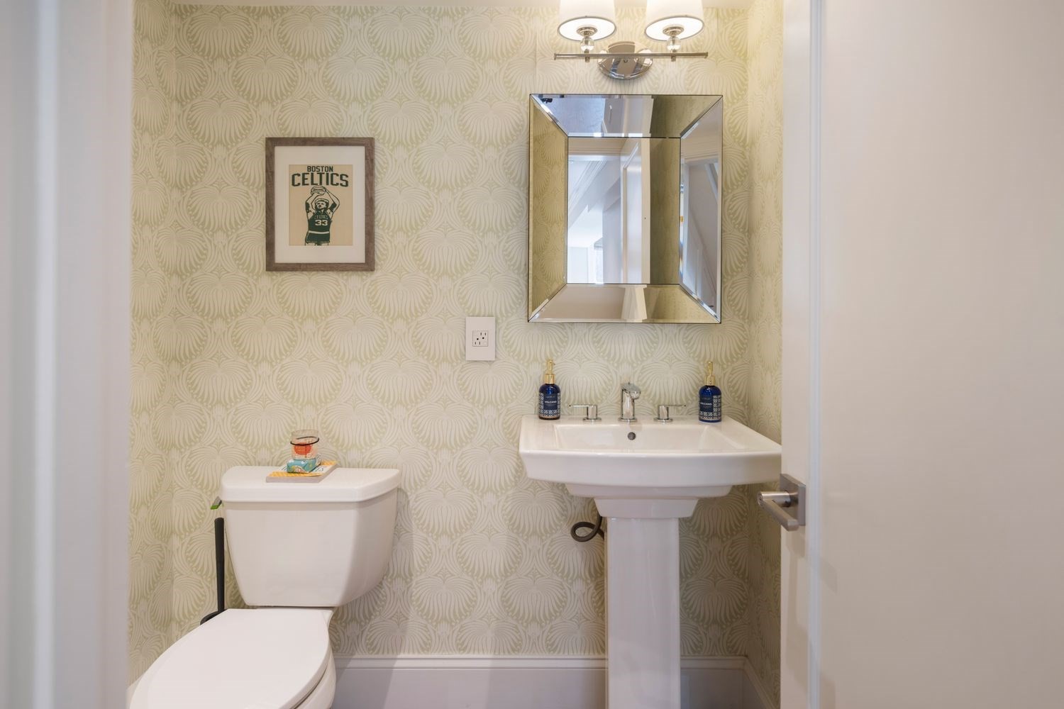 38 Rutland Sq # 1