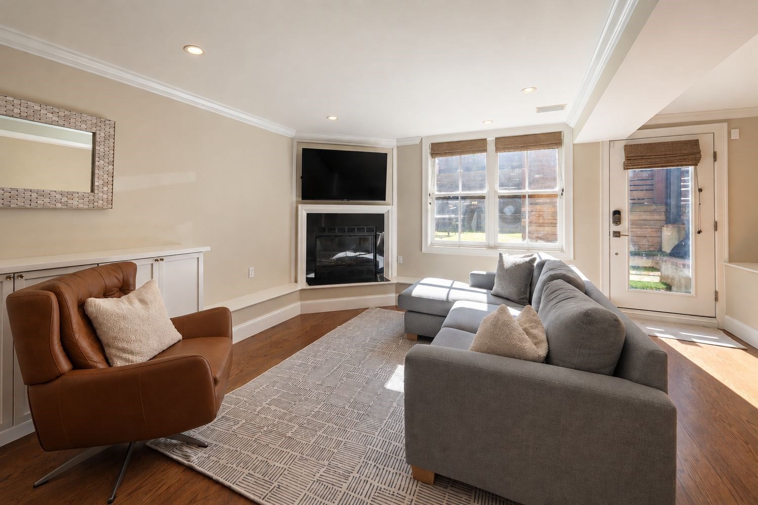38 Rutland Sq # 1