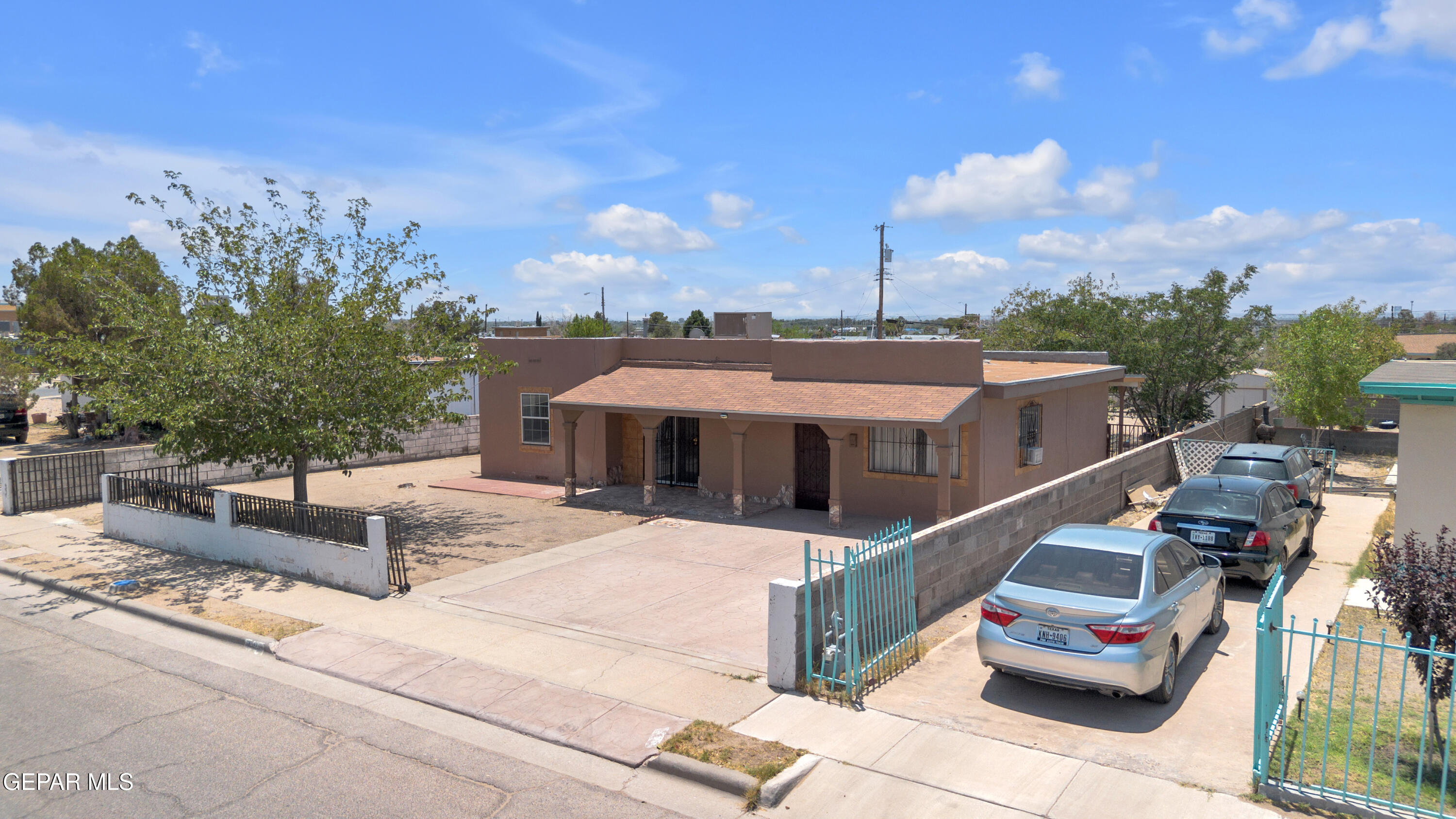 7522 ACAPULCO Avenue
