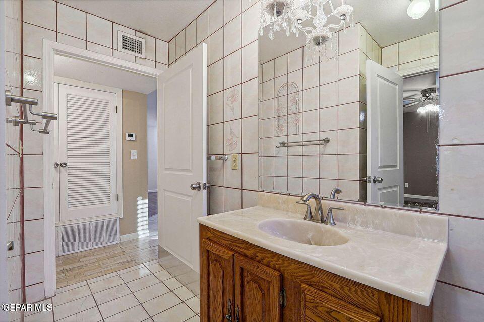 4729 TROWBRIDGE Drive