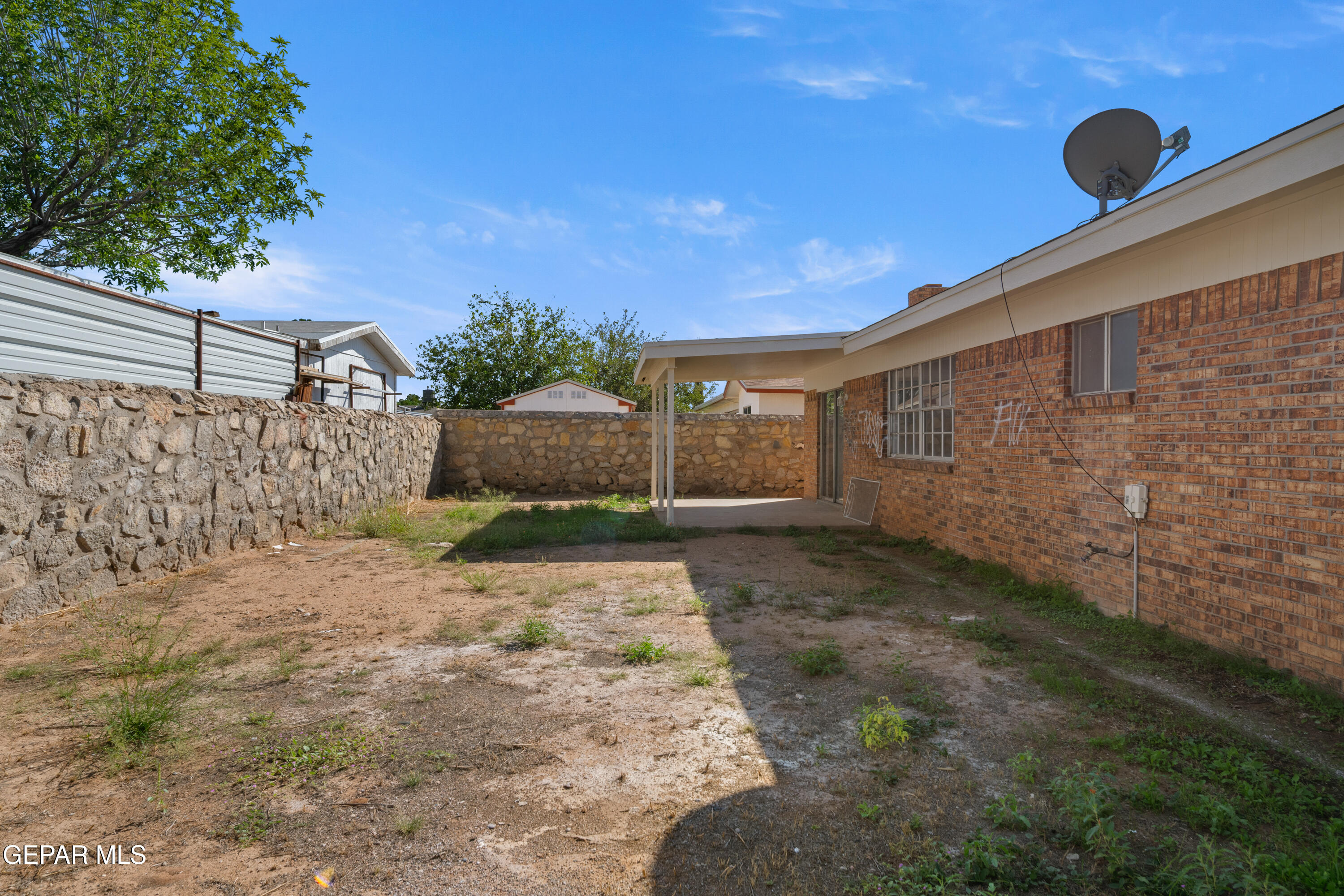 5709 CORSICANA Avenue