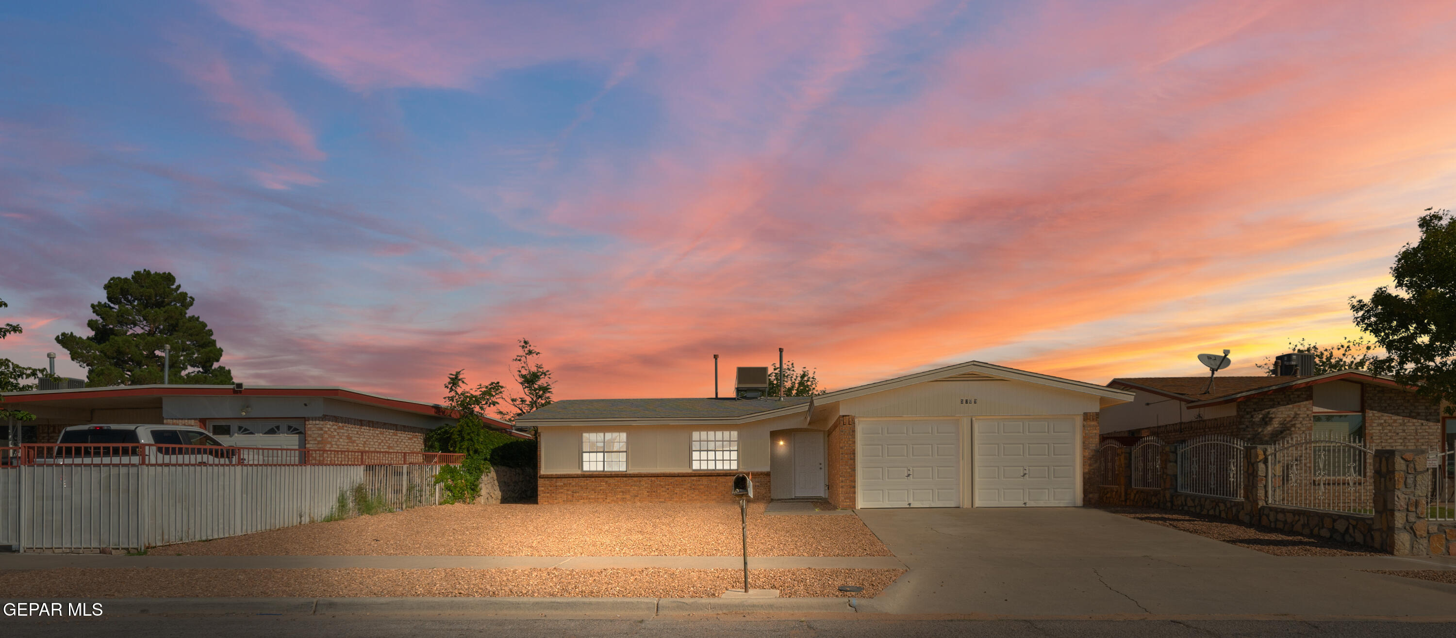 5709 CORSICANA Avenue