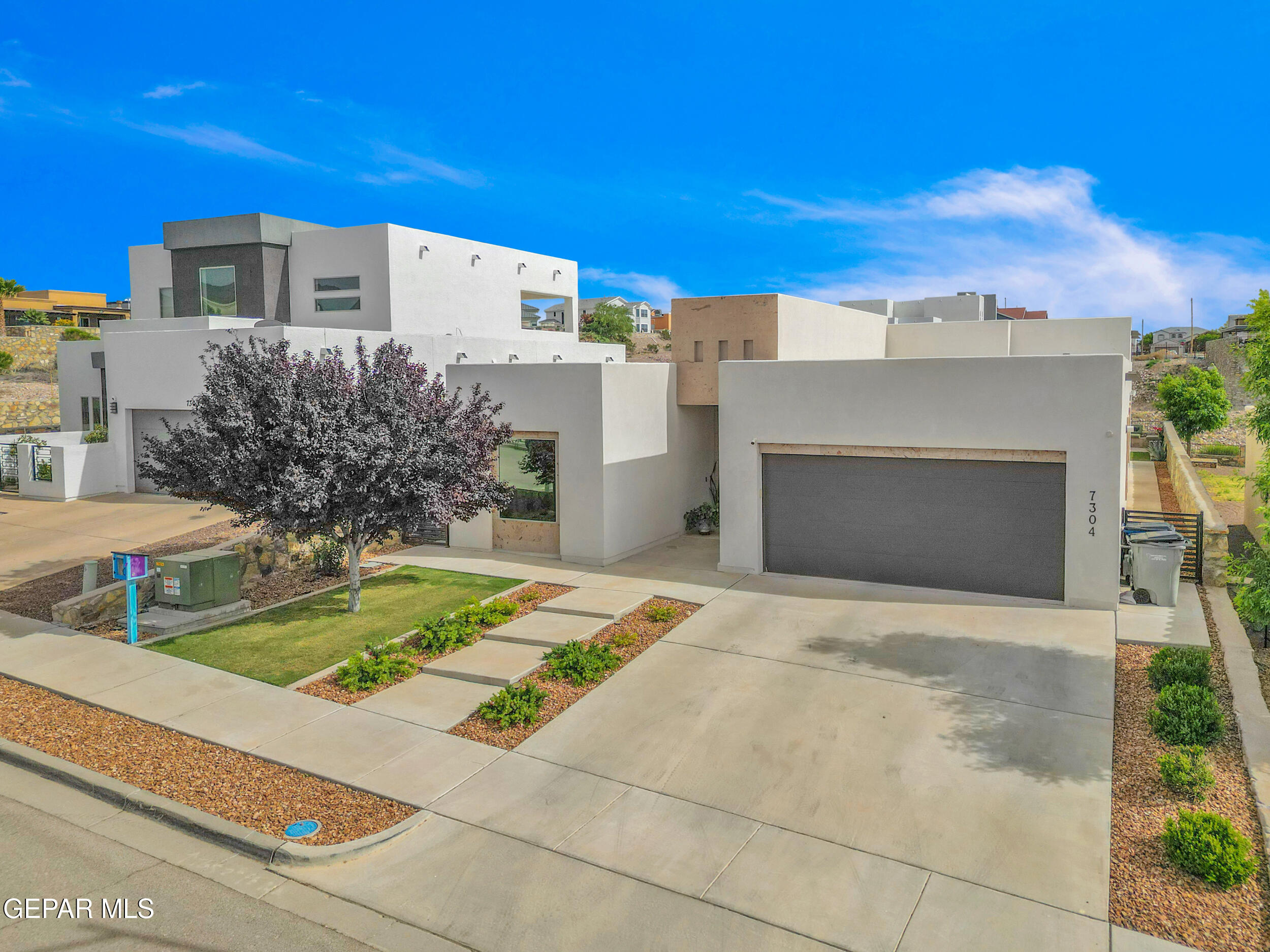7304 CANYON WREN Avenue